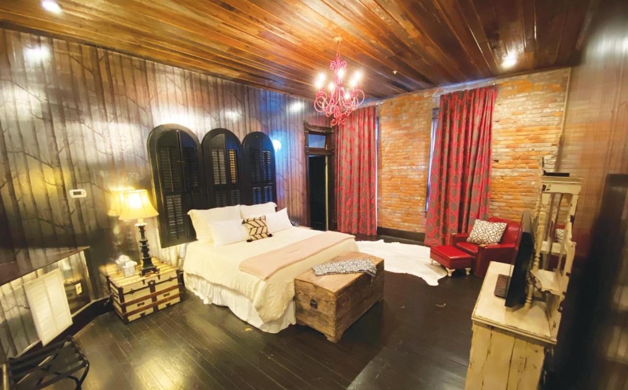Mulberry Hotel *